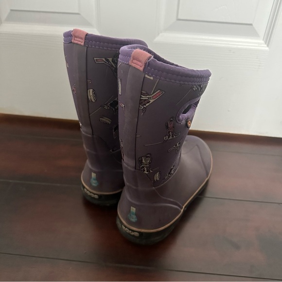 Size 5 Bogs Waterproof Insulated Rain Boots - Purple Hockey - Picture 3 of 6